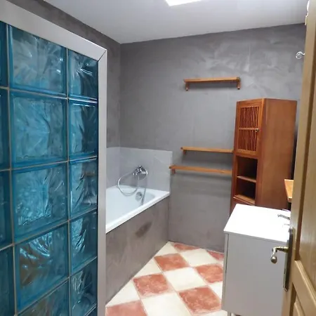 Les Glycines -ac-piscine-terrasse-bbq-parking. Vila Clermont-lʼHérault