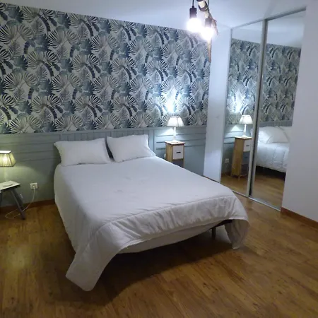 Les Glycines-villa Climatisee-piscine-bbq-parking Villa *