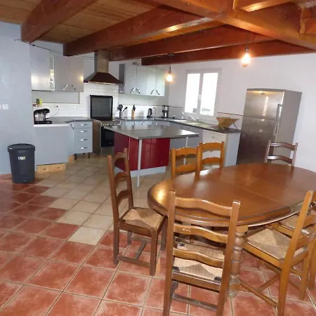 Les Glycines -ac-piscine-terrasse-bbq-parking. * Clermont-lʼHérault