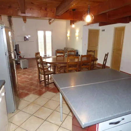 Les Glycines -ac-piscine-terrasse-bbq-parking.