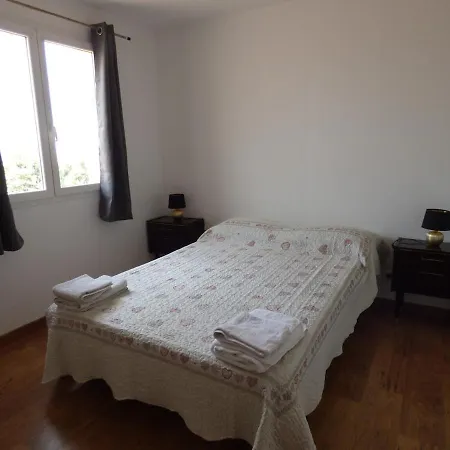 Les Glycines -ac-piscine-terrasse-bbq-parking. Villa