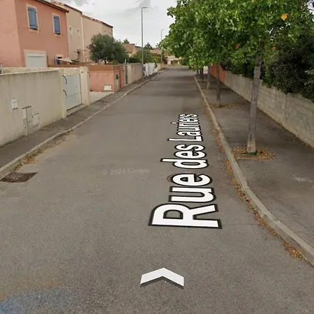 Les Glycines -ac-piscine-terrasse-bbq-parking. *