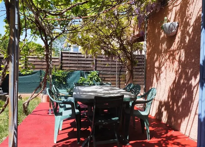 Les Glycines-villa Climatisée-piscine-bbq-parking *