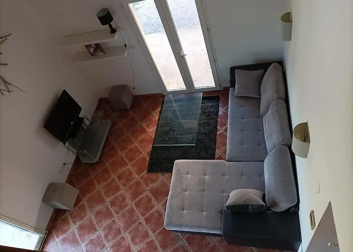 Les Glycines-villa Climatisée-piscine-bbq-parking Villa